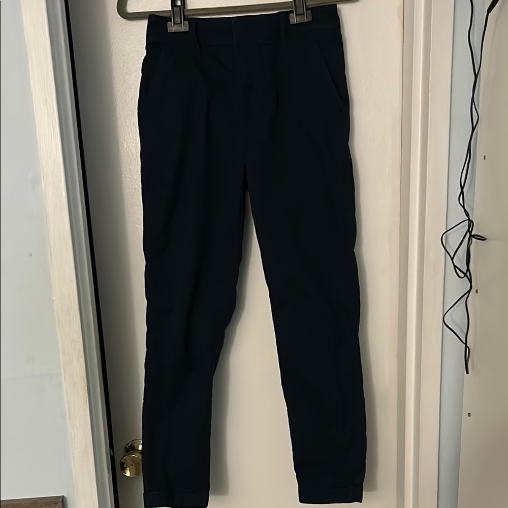 Abercrombie & Fitch Women’s Navy Chino Pants 2/26